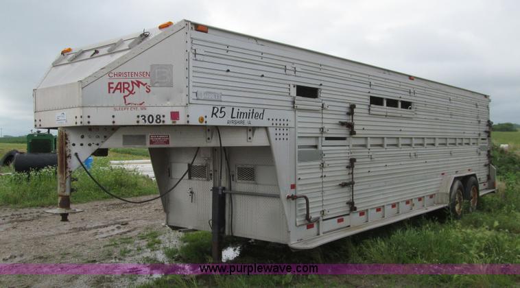 image for item K5714 1991 Barrett gooseneck livestock trailer