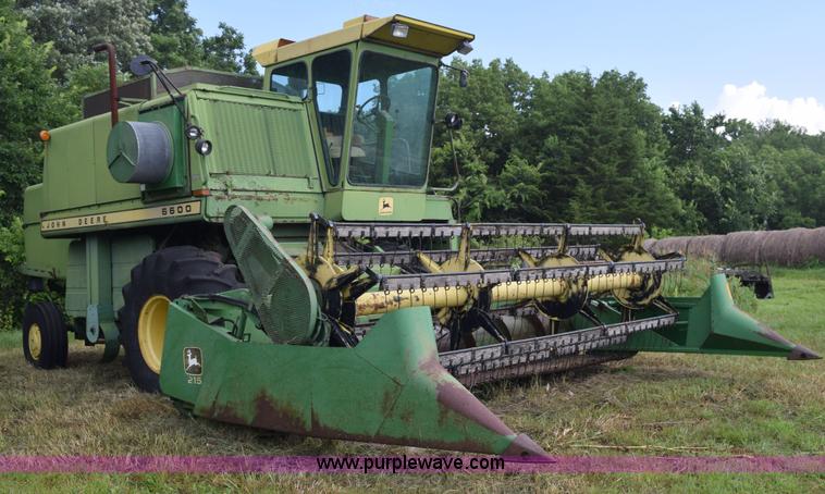 image for item K6096 1968 John Deere 6600 Soybean Special combine