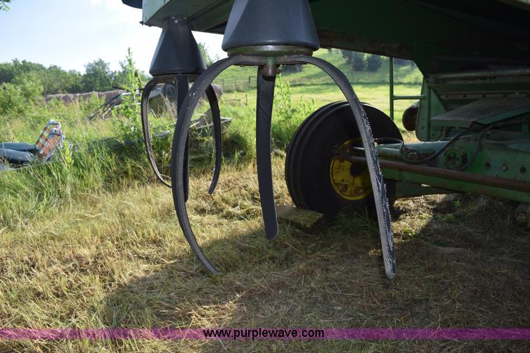 image for item K6096 1968 John Deere 6600 Soybean Special combine