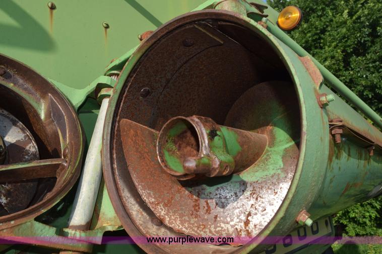 image for item K6096 1968 John Deere 6600 Soybean Special combine