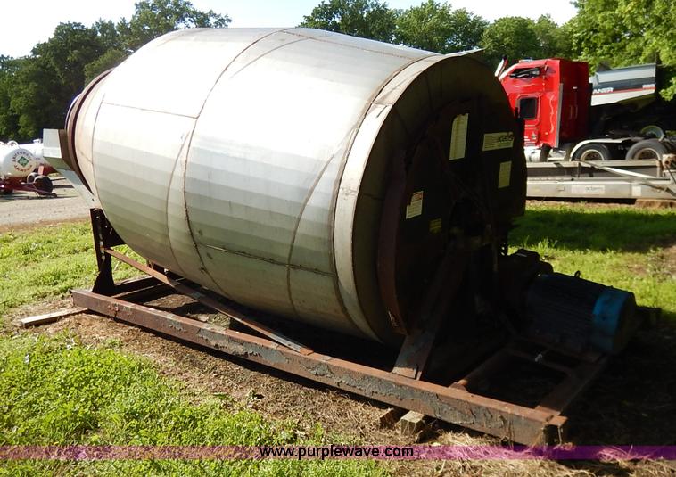 image for item K7486 Adams fertilizer blender with two conveyors