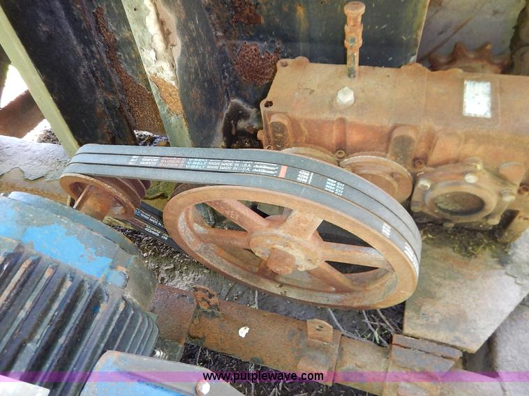 image for item K7486 Adams fertilizer blender with two conveyors