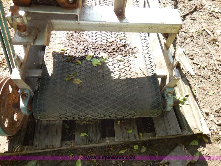 image for item K7486 Adams fertilizer blender with two conveyors