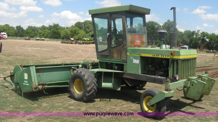 image for item K8662 1982 John Deere 2280 self-propelled windrower