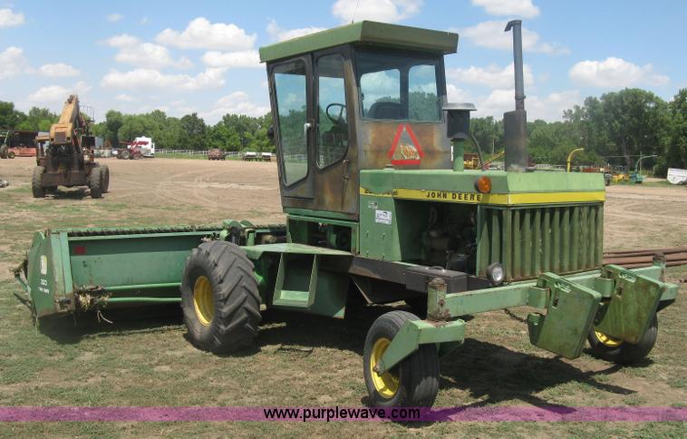 image for item K8662 1982 John Deere 2280 self-propelled windrower