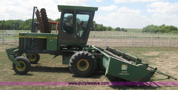 image for item K8662 1982 John Deere 2280 self-propelled windrower