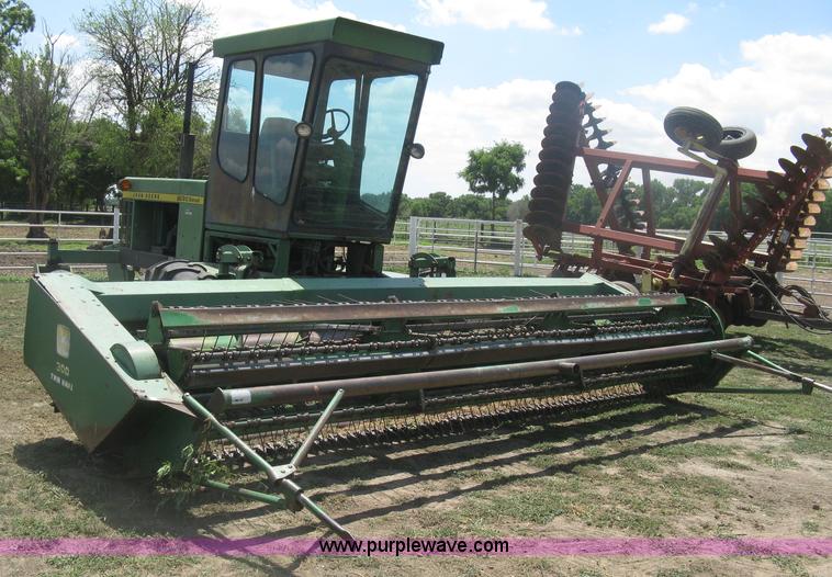 image for item K8662 1982 John Deere 2280 self-propelled windrower