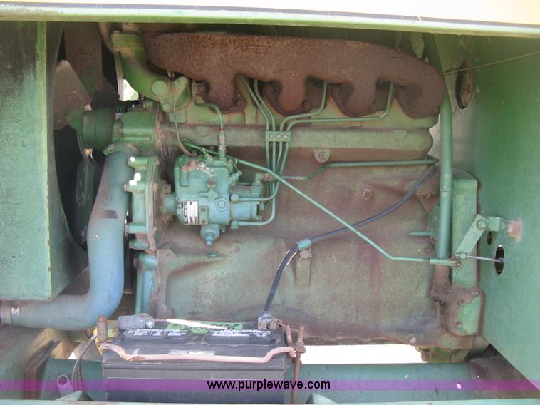 image for item K8662 1982 John Deere 2280 self-propelled windrower