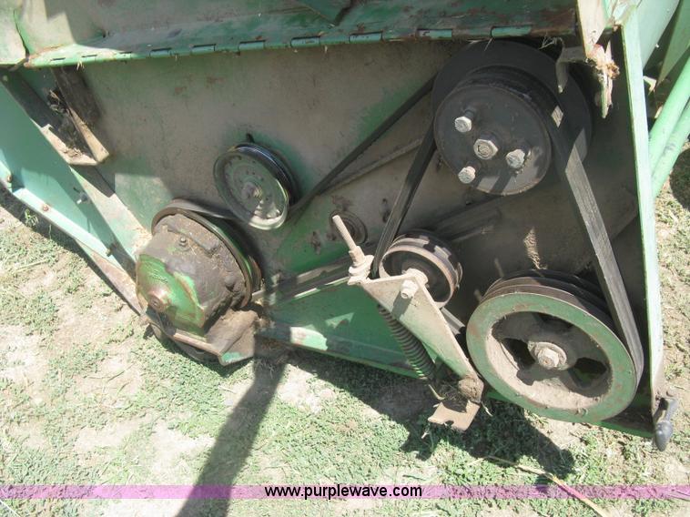 image for item K8662 1982 John Deere 2280 self-propelled windrower