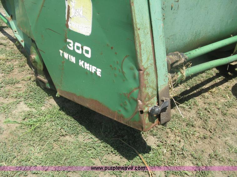 image for item K8662 1982 John Deere 2280 self-propelled windrower