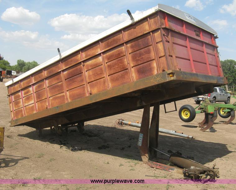 image for item K8669 Midwest stake side grain bed