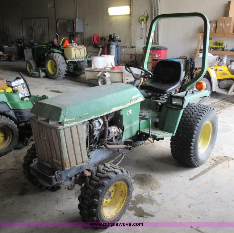 image for item AO9139 John Deere 855 MFWD tractor