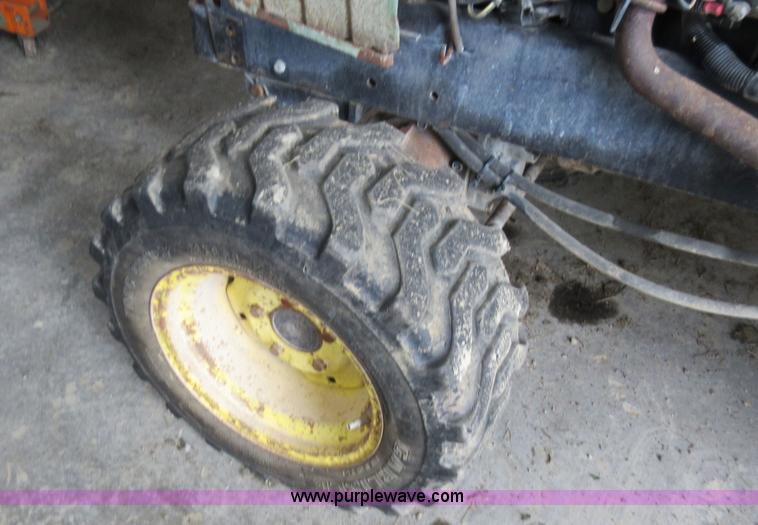 image for item AO9139 John Deere 855 MFWD tractor