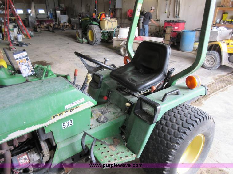 image for item AO9139 John Deere 855 MFWD tractor