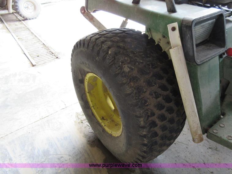 image for item AO9139 John Deere 855 MFWD tractor