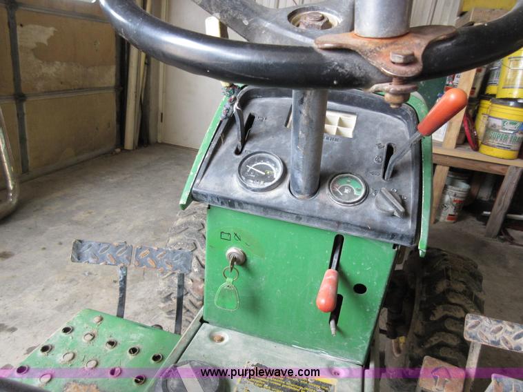 image for item AO9139 John Deere 855 MFWD tractor