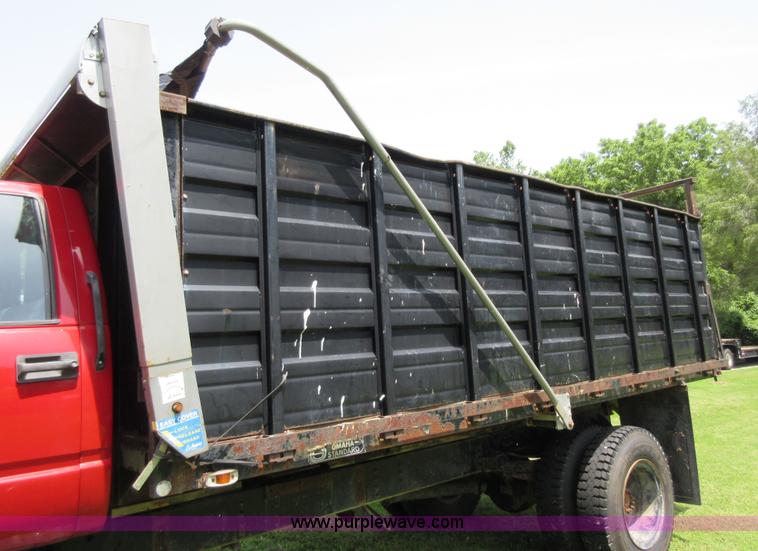 image for item AV9495 1992 Chevrolet Kodiak dump truck