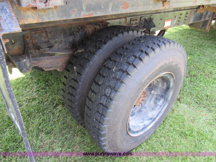 image for item AV9495 1992 Chevrolet Kodiak dump truck