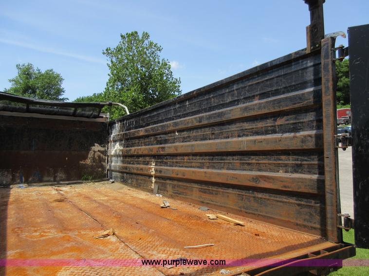 image for item AV9495 1992 Chevrolet Kodiak dump truck