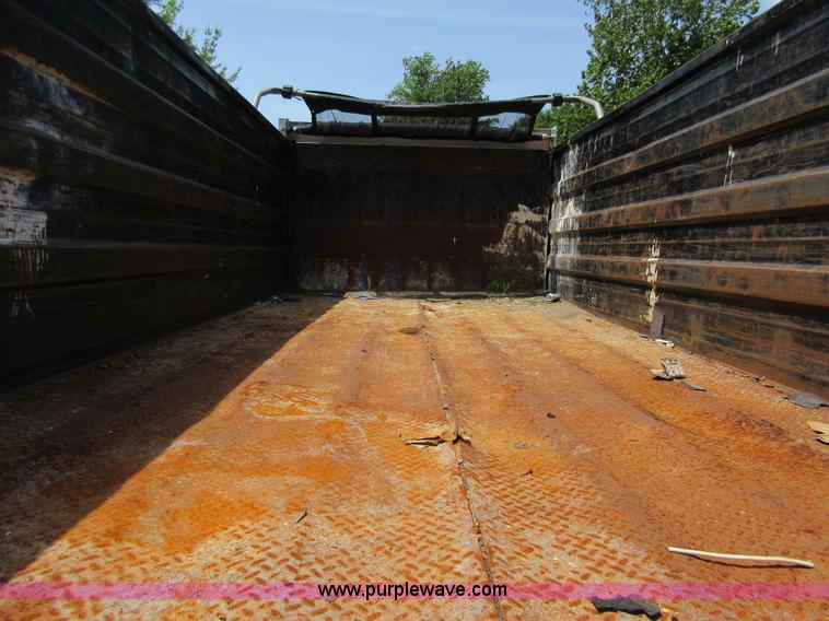 image for item AV9495 1992 Chevrolet Kodiak dump truck