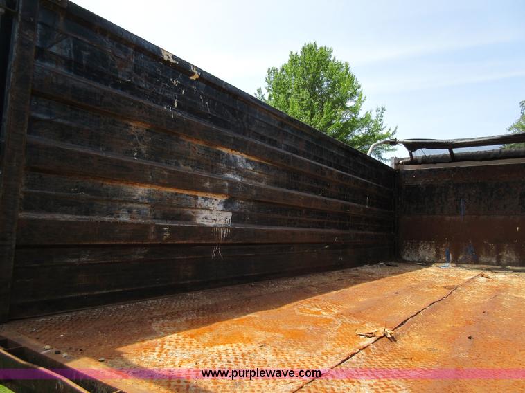 image for item AV9495 1992 Chevrolet Kodiak dump truck