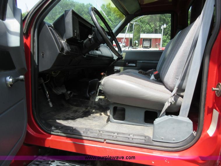 image for item AV9495 1992 Chevrolet Kodiak dump truck