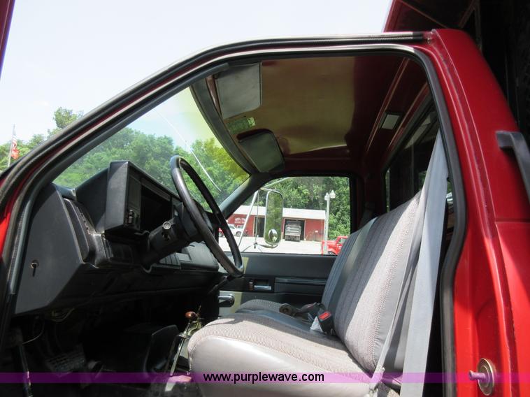 image for item AV9495 1992 Chevrolet Kodiak dump truck