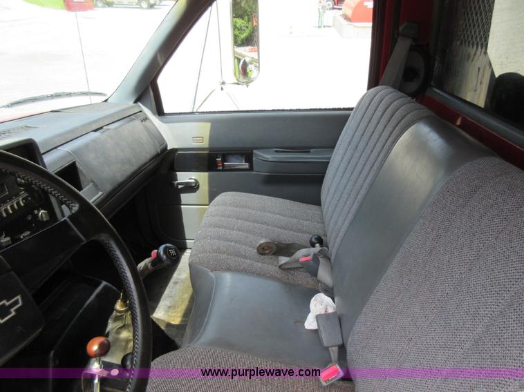 image for item AV9495 1992 Chevrolet Kodiak dump truck