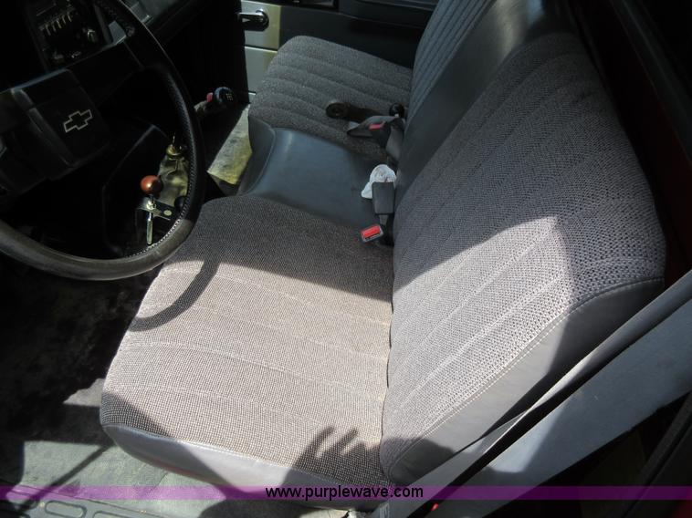 image for item AV9495 1992 Chevrolet Kodiak dump truck