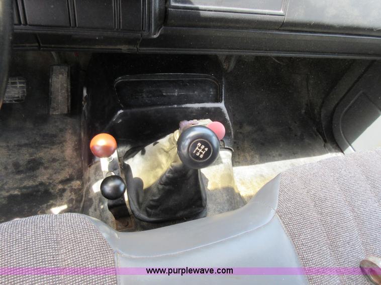 image for item AV9495 1992 Chevrolet Kodiak dump truck