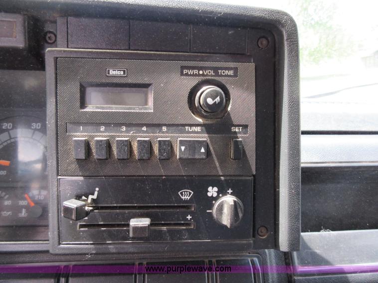 image for item AV9495 1992 Chevrolet Kodiak dump truck