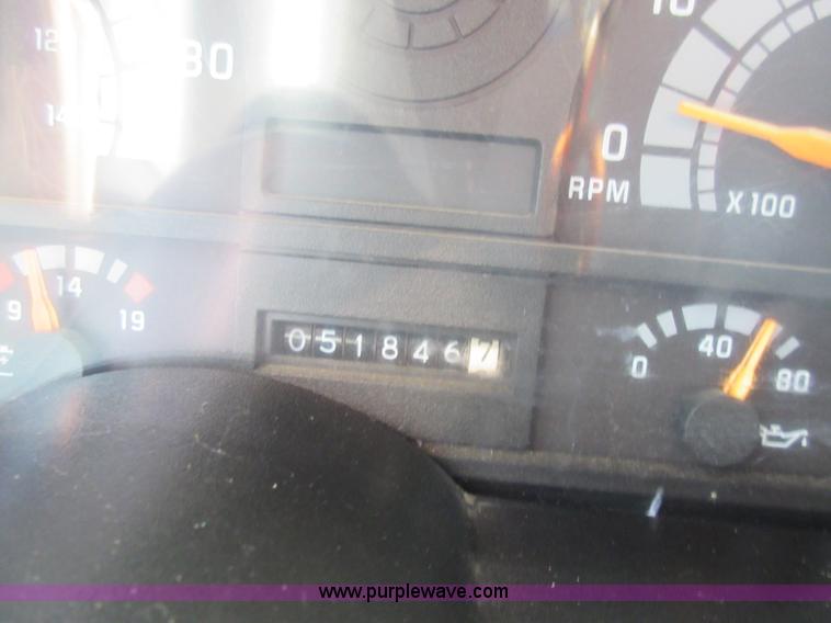 image for item AV9495 1992 Chevrolet Kodiak dump truck