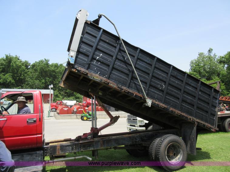 image for item AV9495 1992 Chevrolet Kodiak dump truck