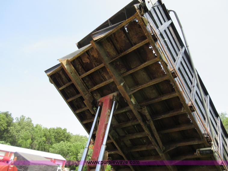 image for item AV9495 1992 Chevrolet Kodiak dump truck