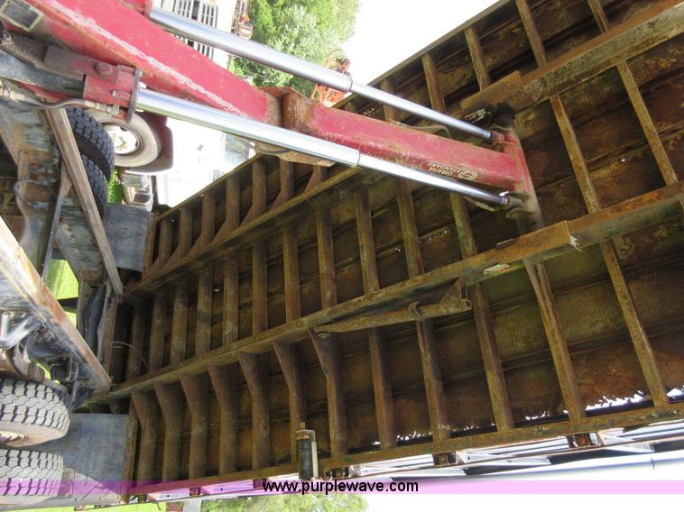 image for item AV9495 1992 Chevrolet Kodiak dump truck