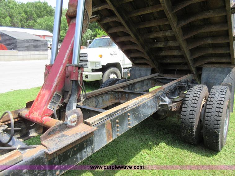 image for item AV9495 1992 Chevrolet Kodiak dump truck