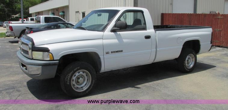image for item B2971 1999 Dodge Ram 1500 pickup truck