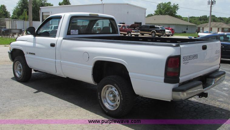 image for item B2971 1999 Dodge Ram 1500 pickup truck