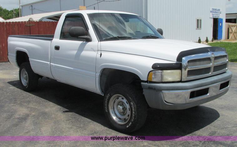 image for item B2971 1999 Dodge Ram 1500 pickup truck