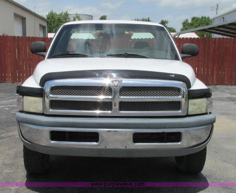 image for item B2971 1999 Dodge Ram 1500 pickup truck