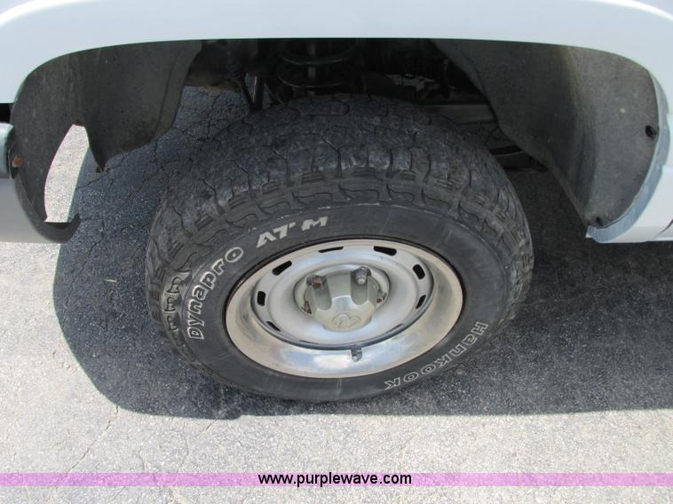 image for item B2971 1999 Dodge Ram 1500 pickup truck