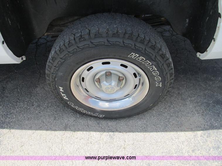 image for item B2971 1999 Dodge Ram 1500 pickup truck