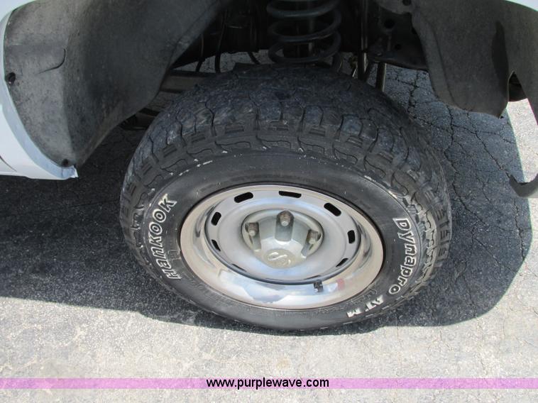 image for item B2971 1999 Dodge Ram 1500 pickup truck