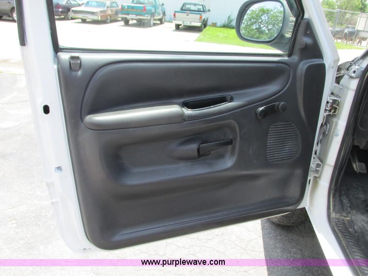image for item B2971 1999 Dodge Ram 1500 pickup truck