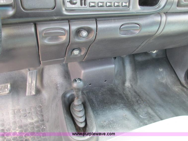 image for item B2971 1999 Dodge Ram 1500 pickup truck