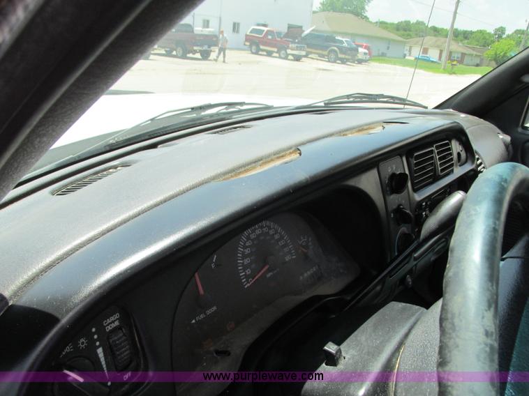 image for item B2971 1999 Dodge Ram 1500 pickup truck