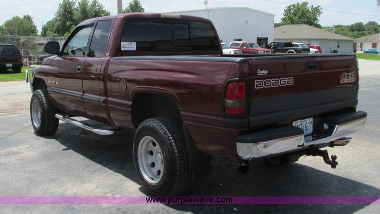 image for item B2972 2001 Dodge Ram 1500 Laramie SLT Quad Cab pickup truck