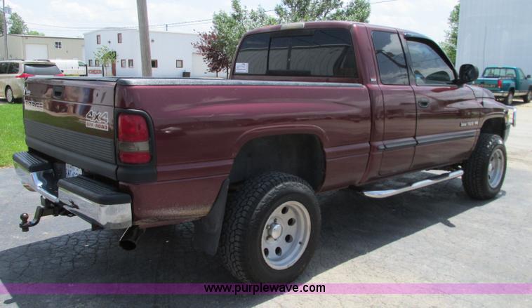 image for item B2972 2001 Dodge Ram 1500 Laramie SLT Quad Cab pickup truck