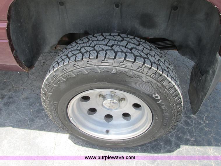 image for item B2972 2001 Dodge Ram 1500 Laramie SLT Quad Cab pickup truck