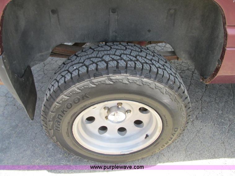 image for item B2972 2001 Dodge Ram 1500 Laramie SLT Quad Cab pickup truck